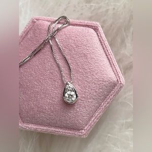 14k White Gold and Diamond Necklace